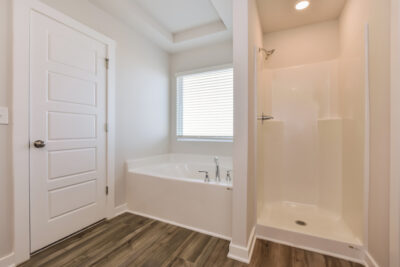 013 photo main bathroom 12547355