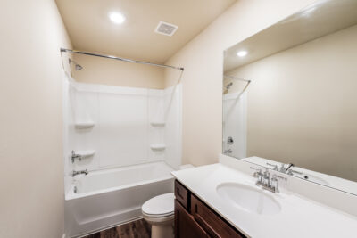 013 photo bathroom 12565016