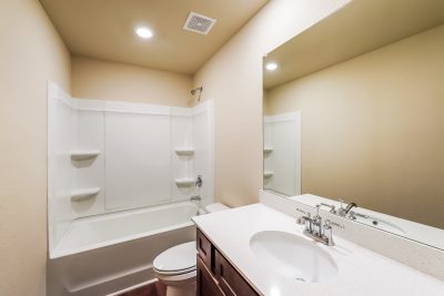 013 Bathroom ET31354