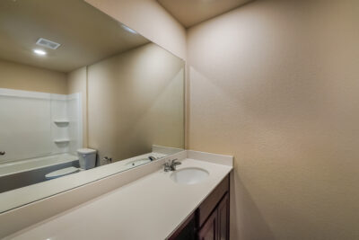 008 photo main bathroom 10377123