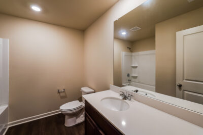 012 photo bathroom 10377124