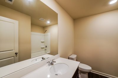 013 Bathroom ET51049