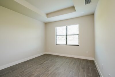 006 photo main bedroom 11082963