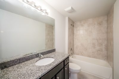 013 photo bathroom 12643372