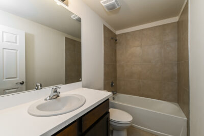 011 photo bathroom 13855314