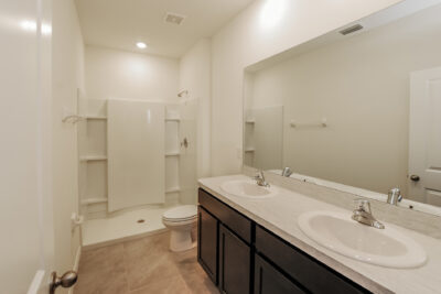 009 photo main bathroom 11615830