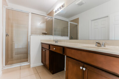 009 photo main bathroom 13276839