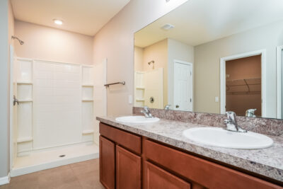 009 photo main bathroom 13287530