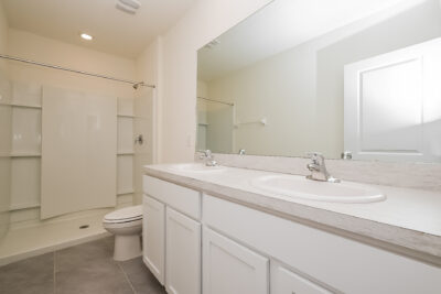 013 photo bathroom 10573878