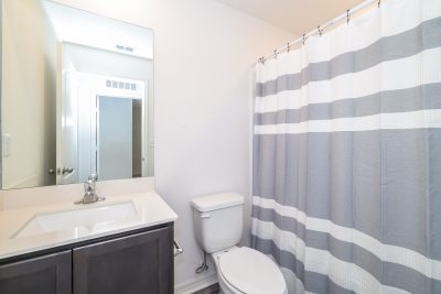 013 Bathroom ET31163