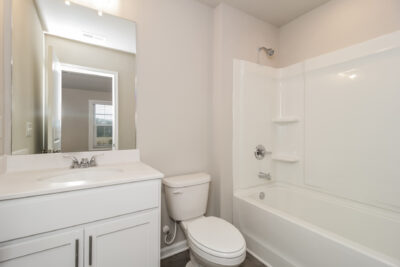 008 photo main bathroom 12579573