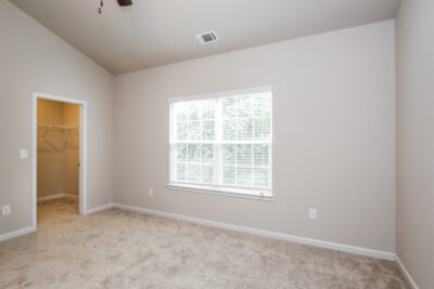 006 photo main bedroom 13041096