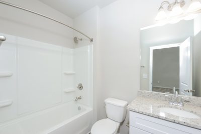 008 photo main bathroom 13276498