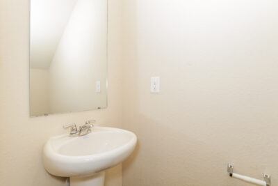 012 Bathroom ET31166