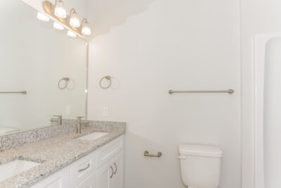 012 photo bathroom 10589063