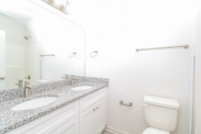 009 photo main bathroom 11989311