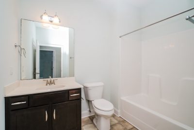 013 photo bathroom 14018680