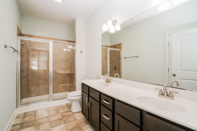 009 photo main bathroom 14018683