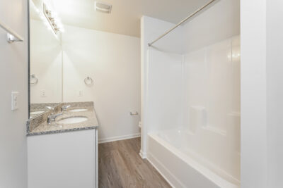 006 photo main bathroom 12872442