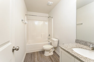 013 photo bathroom 12872451