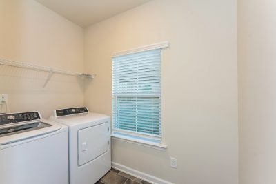 010 Laundry Room ET42073