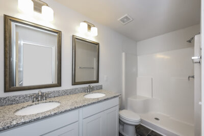 008 photo main bathroom 10265883