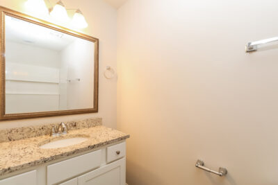 012 photo bathroom 13641617