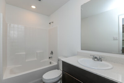 013 photo bathroom 10371755