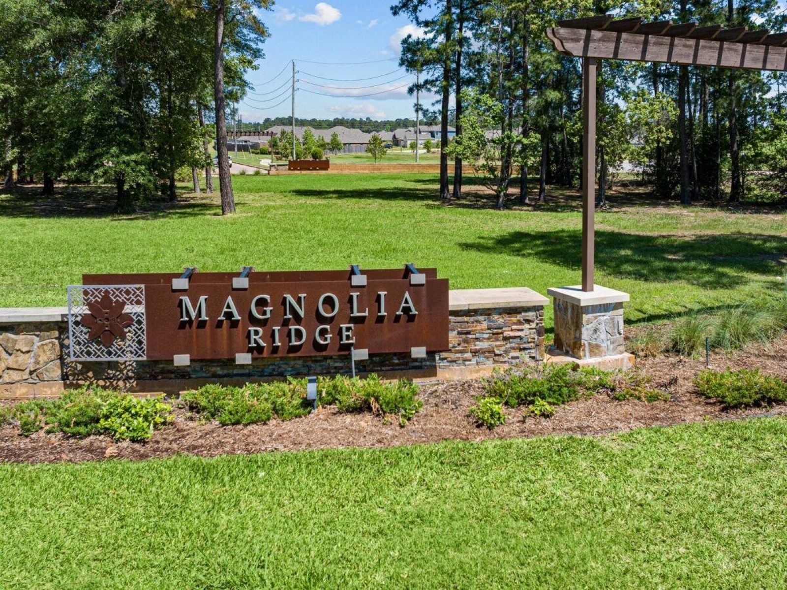 AA 000 Magnolia Ridge Entrance