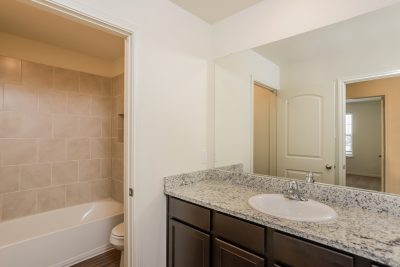 014 Bathroom ET51269