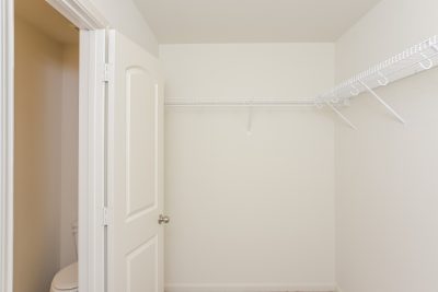 010 Walk In Closet ET51271