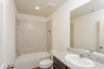 013 photo bathroom 10143146