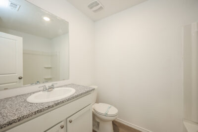 013 photo bathroom 11992694