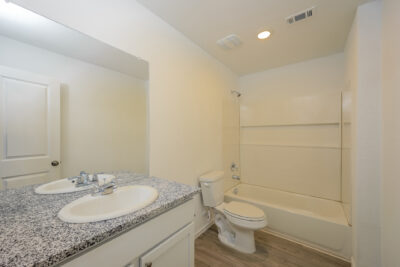 013 photo bathroom 12365852