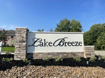 AA 000 Lake Breeze Community Entrance Monument