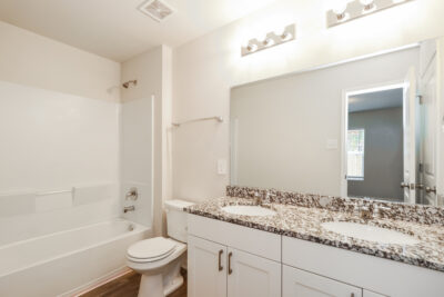 009 photo main bathroom 13068665